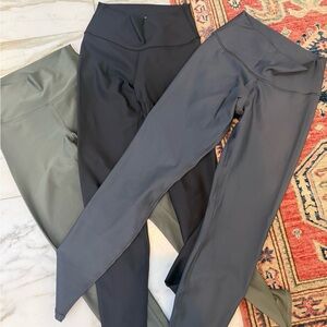 LOT OF ALO HIGHWAISTED YOGA PANTS